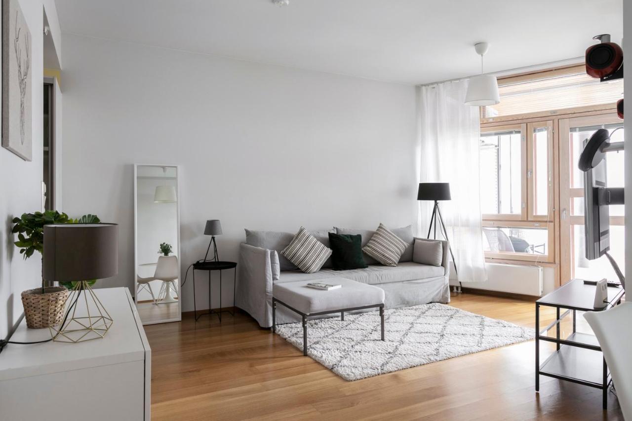 2Ndhomes Luxury Kamppi Center Apartment With Spa And Terrace Helsínquia Exterior foto